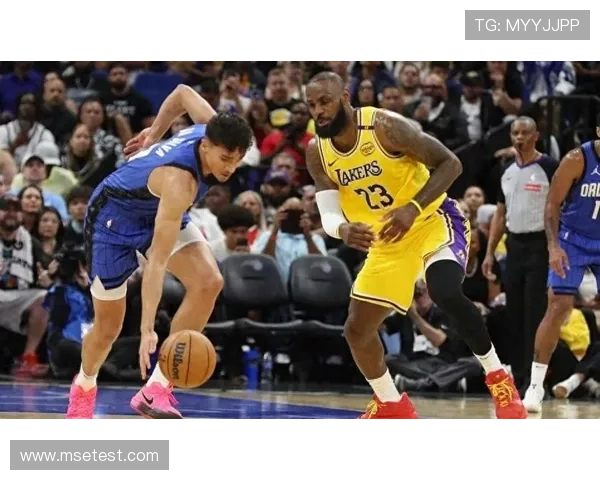 詹姆斯回归湖人带队击败勇士浓眉大帝状态回升全场贡献出色